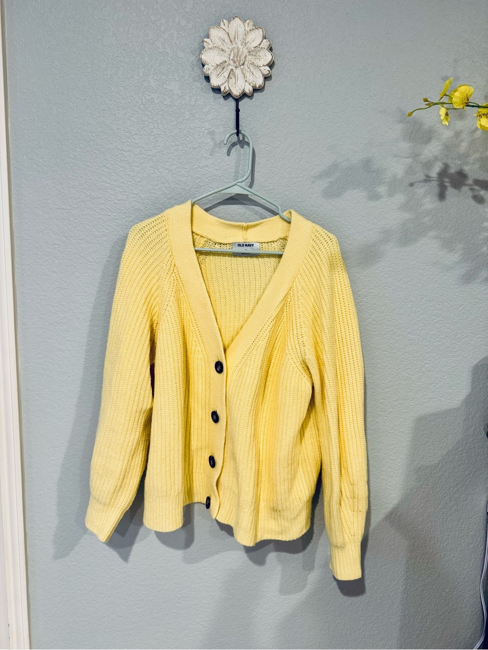 Old Navy Pale Yellow Ribbed V-Neck Button Cardigan